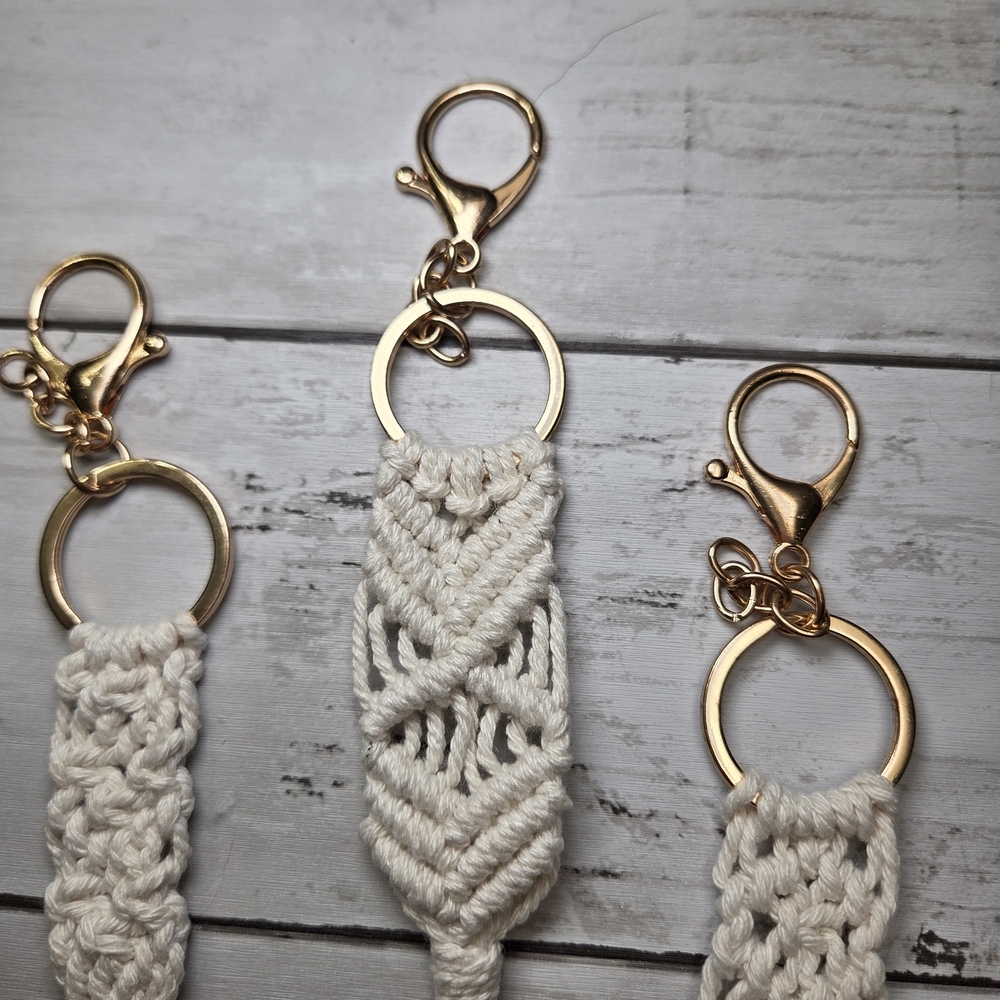 Handcrafted Macramé Keychain Set - Cream - Picture 3 of 4